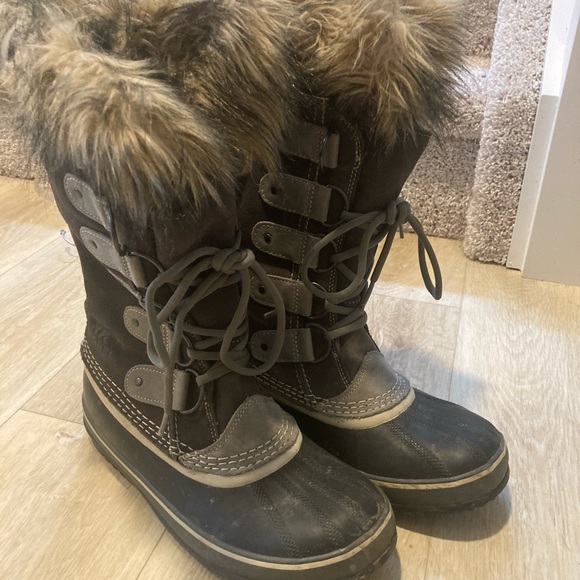 Sorel Women’s Boots - Picture 1 of 2